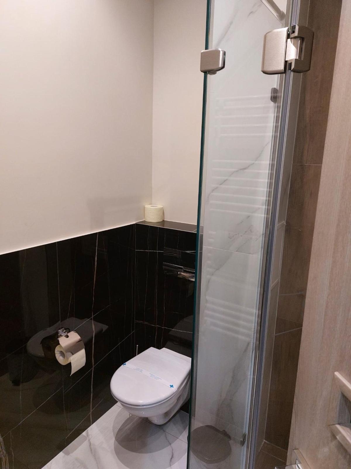 Silver Dawn Apartments Сегед Экстерьер фото