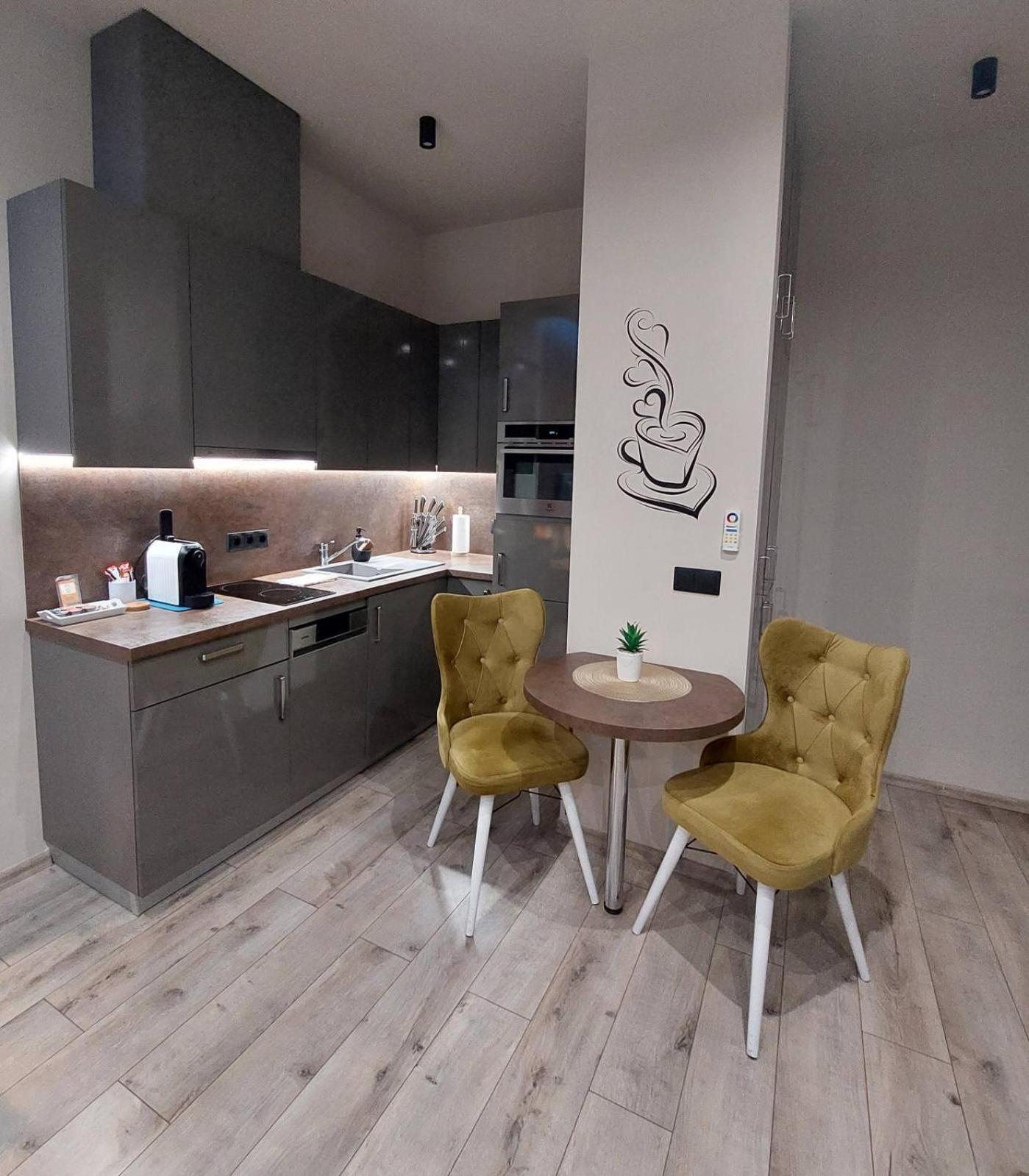 Silver Dawn Apartments Сегед Экстерьер фото